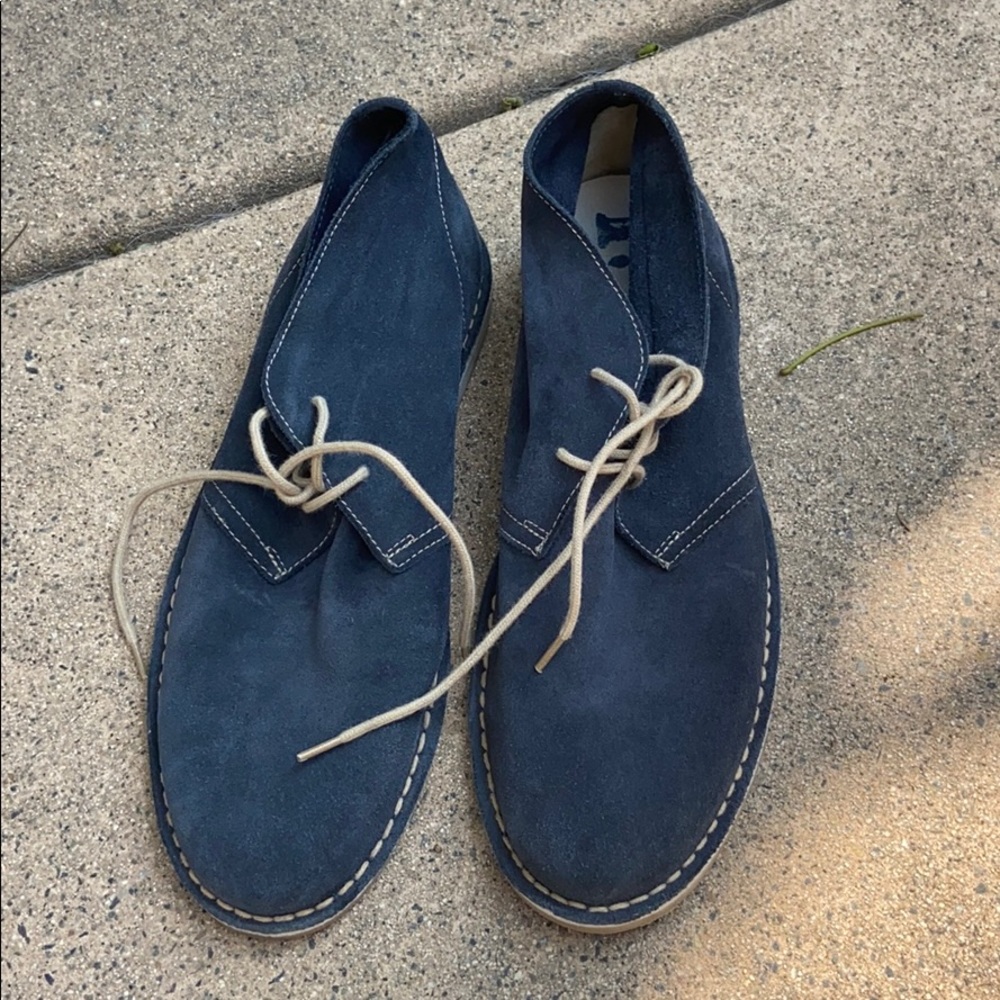 1901 blue suede chukka boots